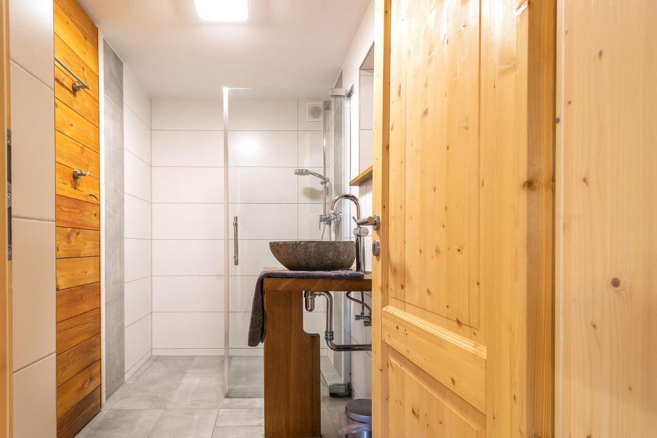 Alpen-Hostel - Apartment Talstation Mit Motorradvermietung メミンゲン エクステリア 写真