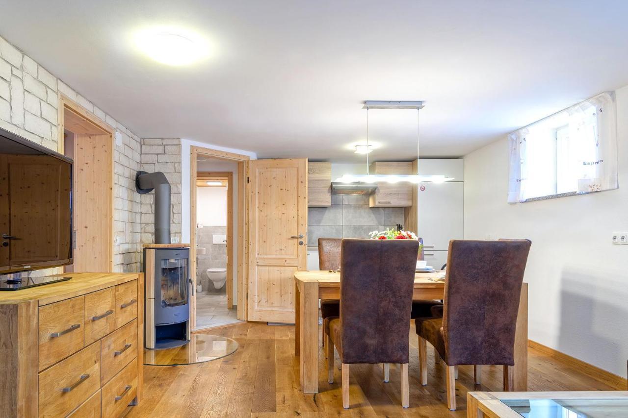 Alpen-Hostel - Apartment Talstation Mit Motorradvermietung メミンゲン エクステリア 写真