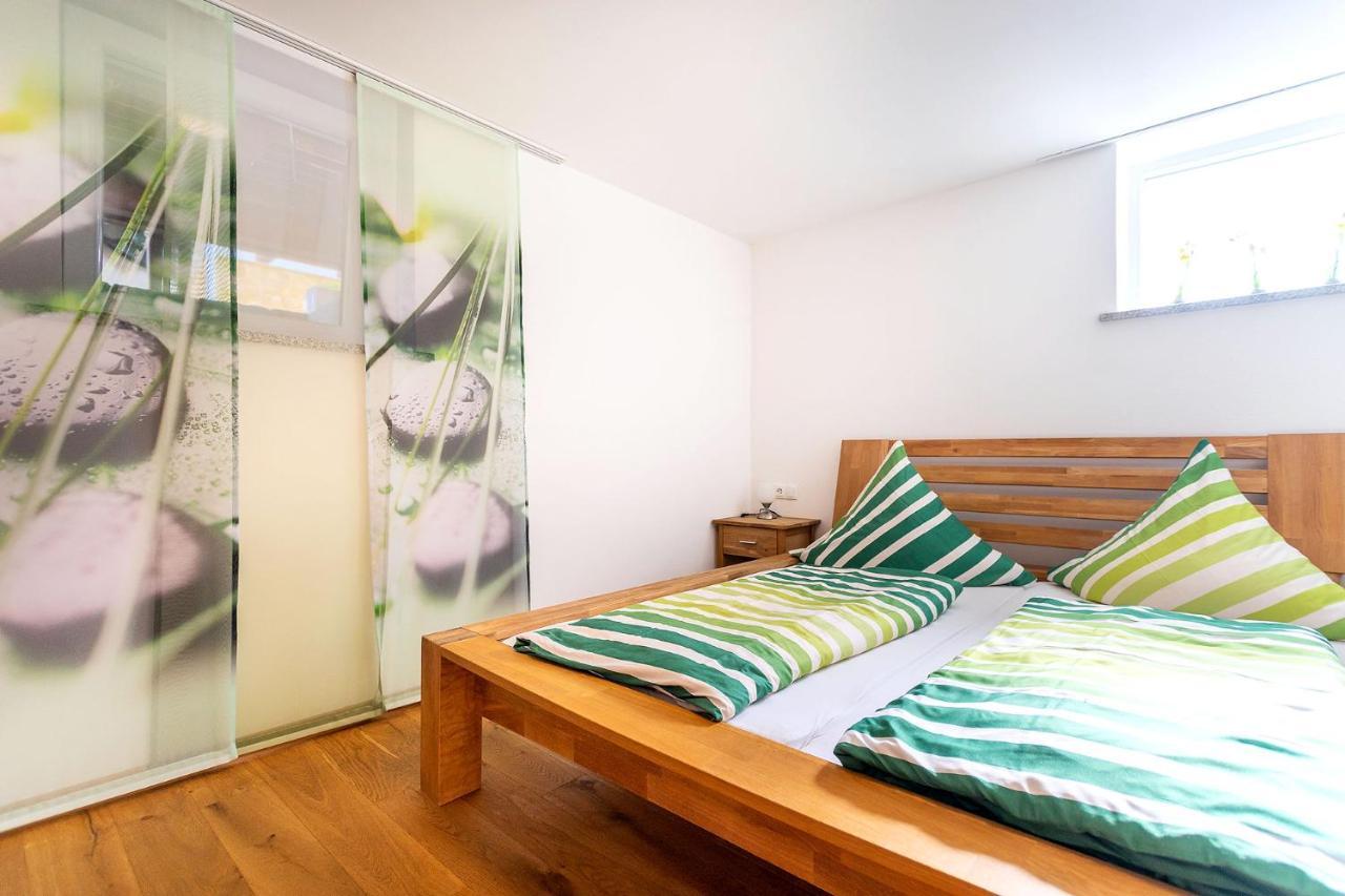 Alpen-Hostel - Apartment Talstation Mit Motorradvermietung メミンゲン エクステリア 写真