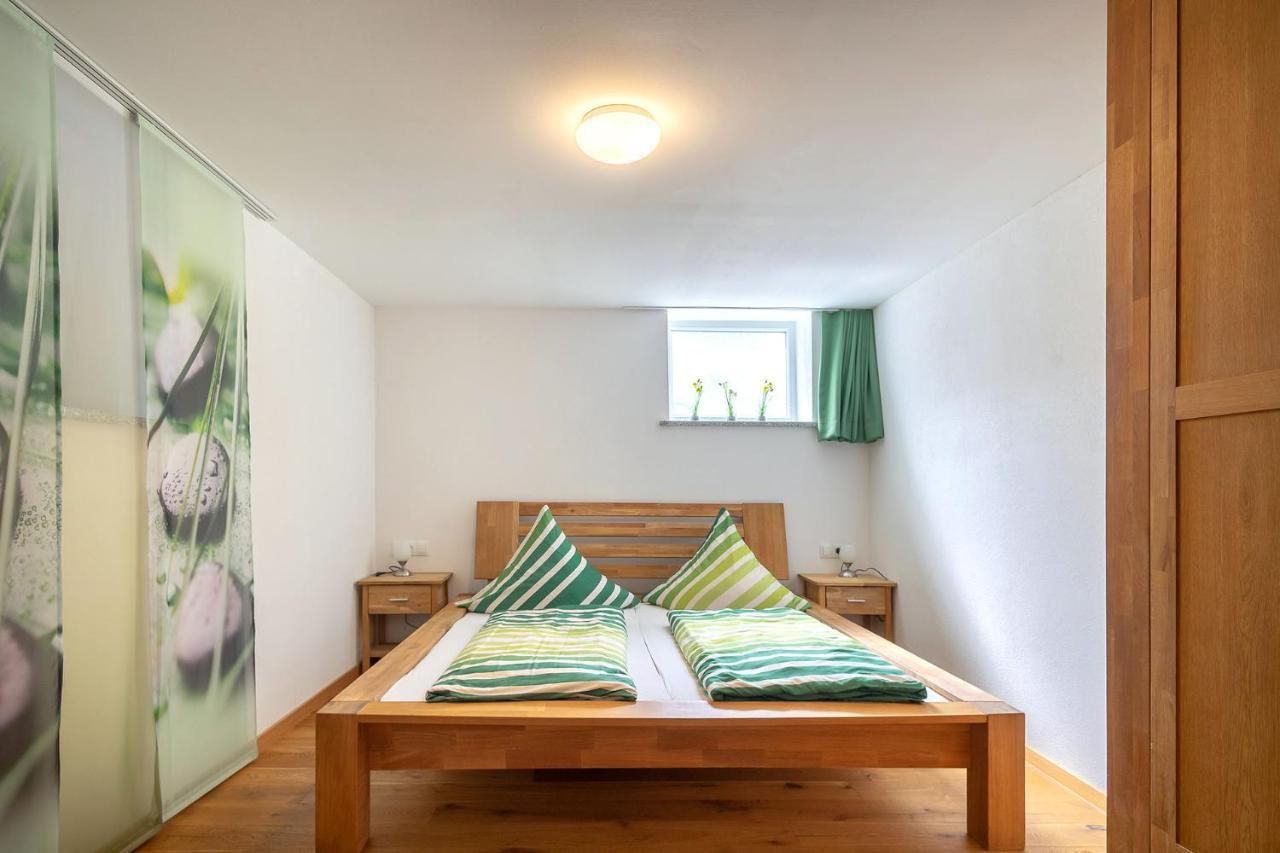 Alpen-Hostel - Apartment Talstation Mit Motorradvermietung メミンゲン エクステリア 写真