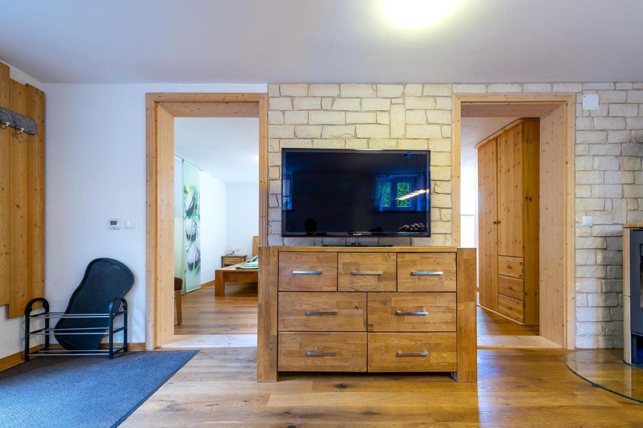 Alpen-Hostel - Apartment Talstation Mit Motorradvermietung メミンゲン エクステリア 写真