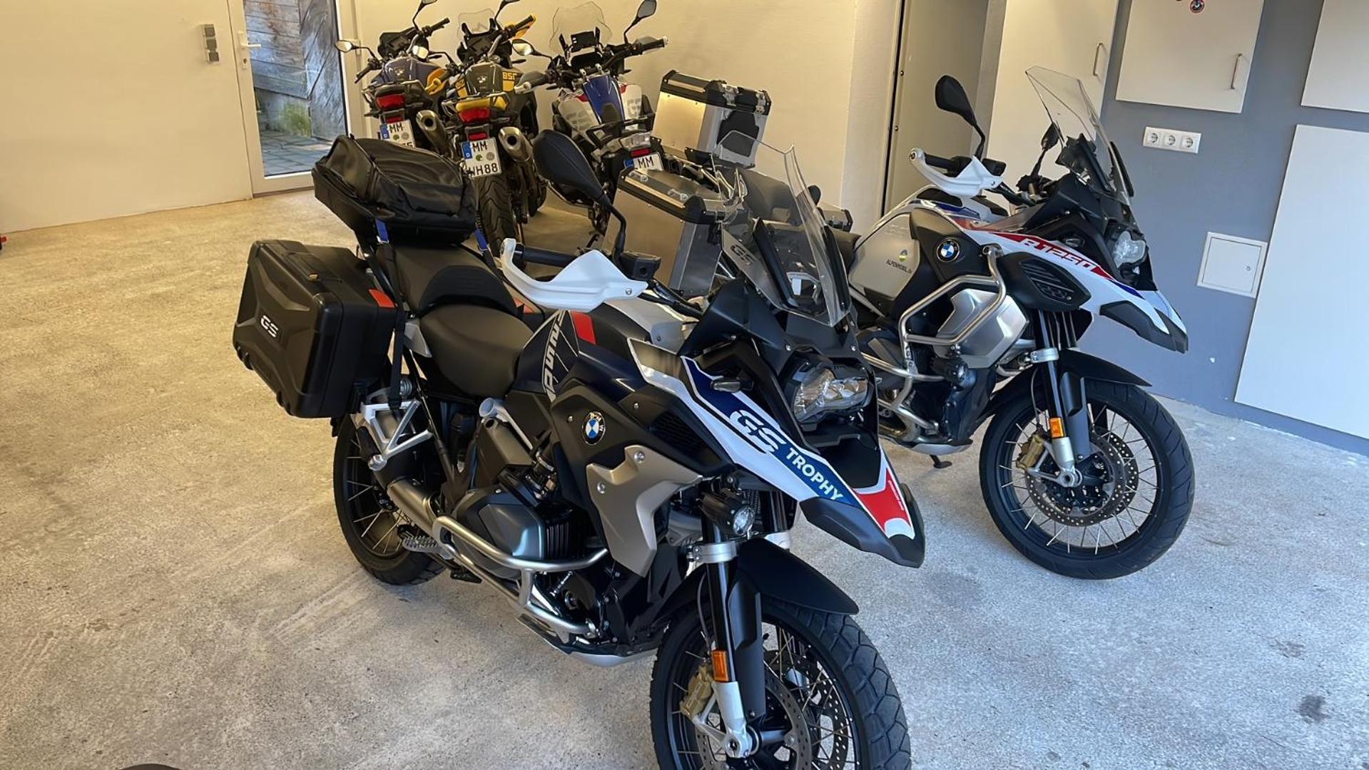 Alpen-Hostel - Apartment Talstation Mit Motorradvermietung メミンゲン エクステリア 写真